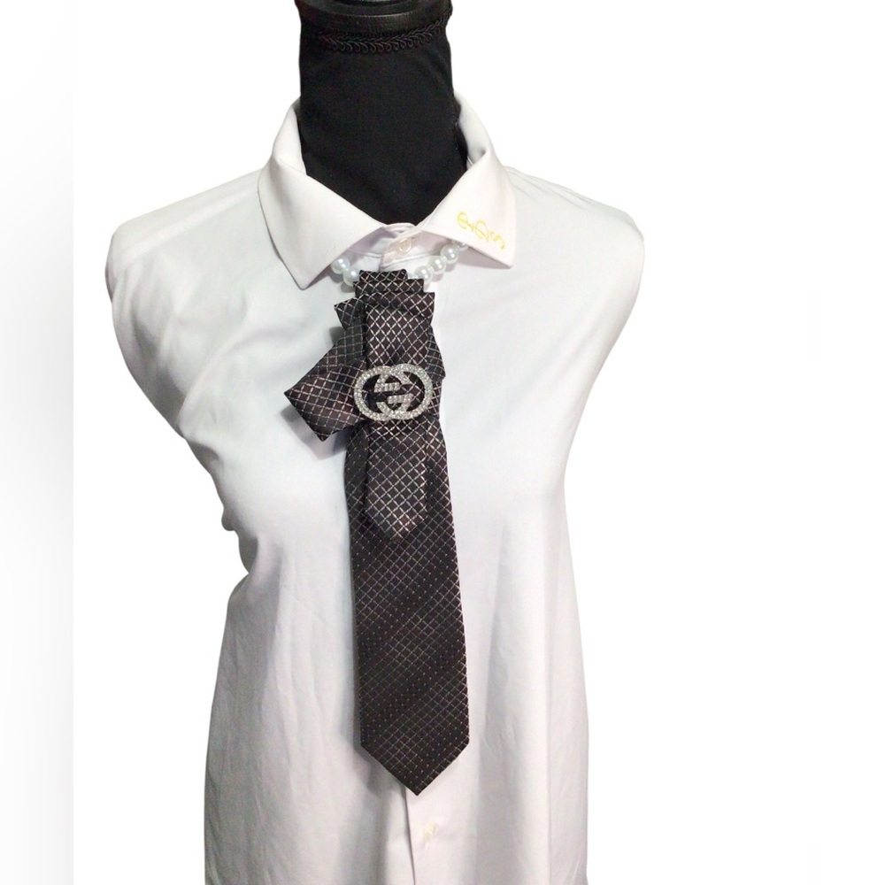 Deep purple and Silver Patterned Necktie with bling brooch